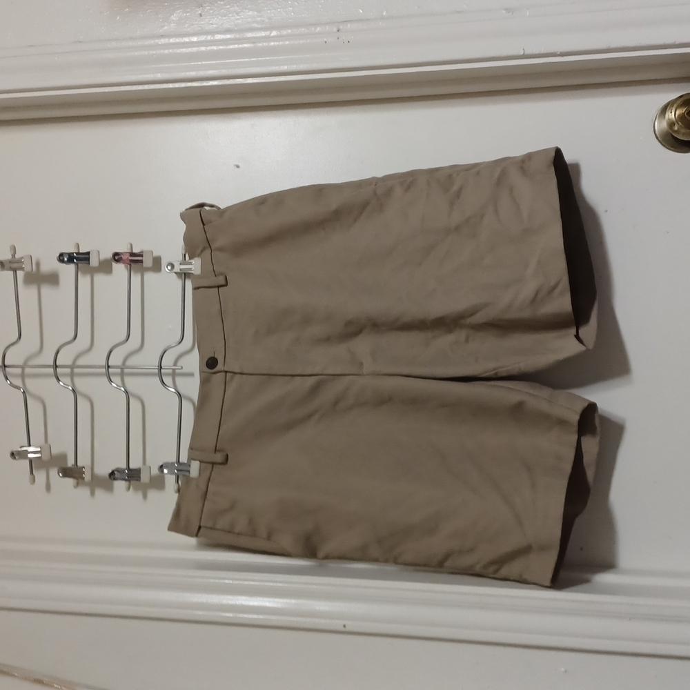 𝅺chaps kaki shorts size 34